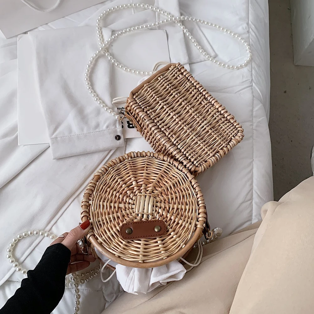 Fashion Women Wicker Woven Beach Vacation Shoulder Crossbody Bag Leisure Ladies Pearl Chain Drawstring Small Messenger Bags
Fashion Women Wicker Woven Beach Vacation Shoulder Crossbody Bag Leisure Ladies Pearl Chain Drawstring Small Messenger Bags