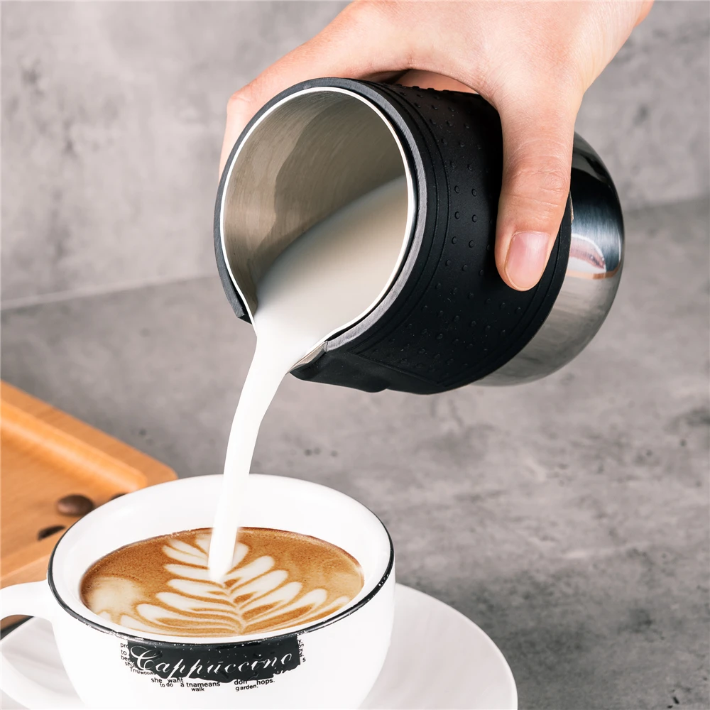 Stainless Steel Silicone Milk Frothing Pitcher Espresso Coffee Barista Craft Latte Cappuccino Milk Cream Frother Cup Jug Maker
Stainless Steel Silicone Milk Frothing Pitcher Espresso Coffee Barista Craft Latte Cappuccino Milk Cream Frother Cup Jug Maker