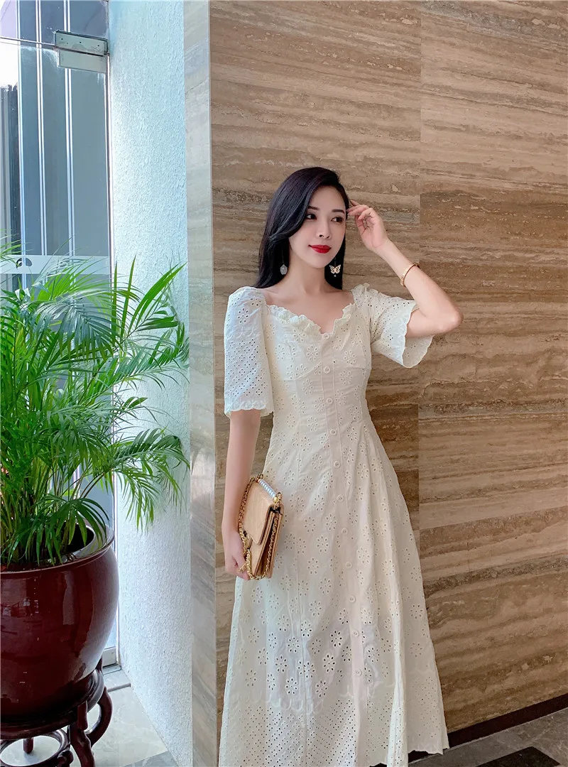 2020 Newest Fashion Women V Neck Short Sleeve Single-breasted Long Dress Ladies Lace Hollow Out Runway Dresses Vestidos Female 
2020 Newest Fashion Women V Neck Short Sleeve Single-breasted Long Dress Ladies Lace Hollow Out Runway Dresses Vestidos Female