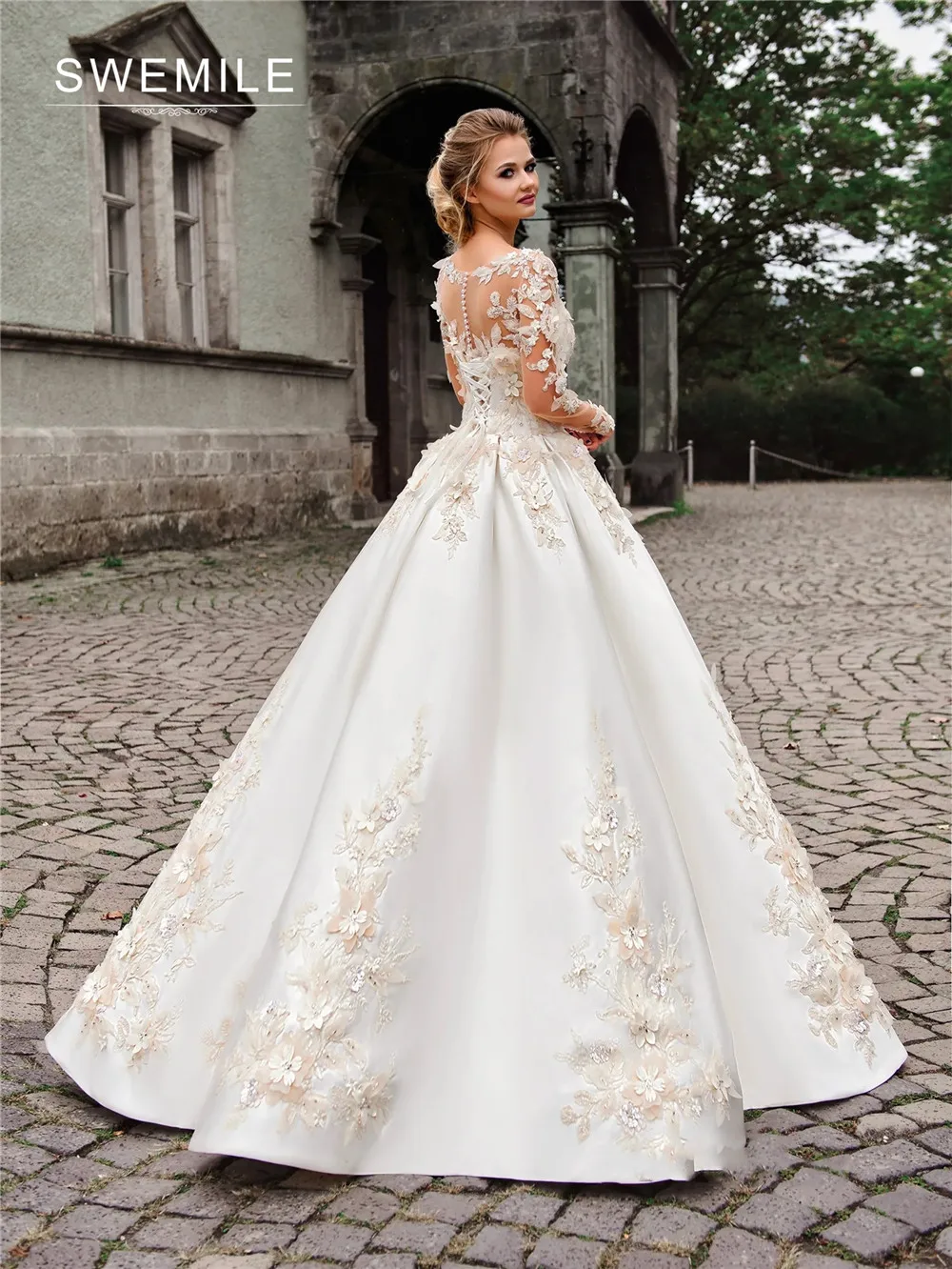 SWEMILE Luxury Lace Appliques Wedding Dresses 3D Flower Princess Queen Bridal Gowns Long Sleeves Women Ball Gowns Button Back
SWEMILE Luxury Lace Appliques Wedding Dresses 3D Flower Princess Queen Bridal Gowns Long Sleeves Women Ball Gowns Button Back