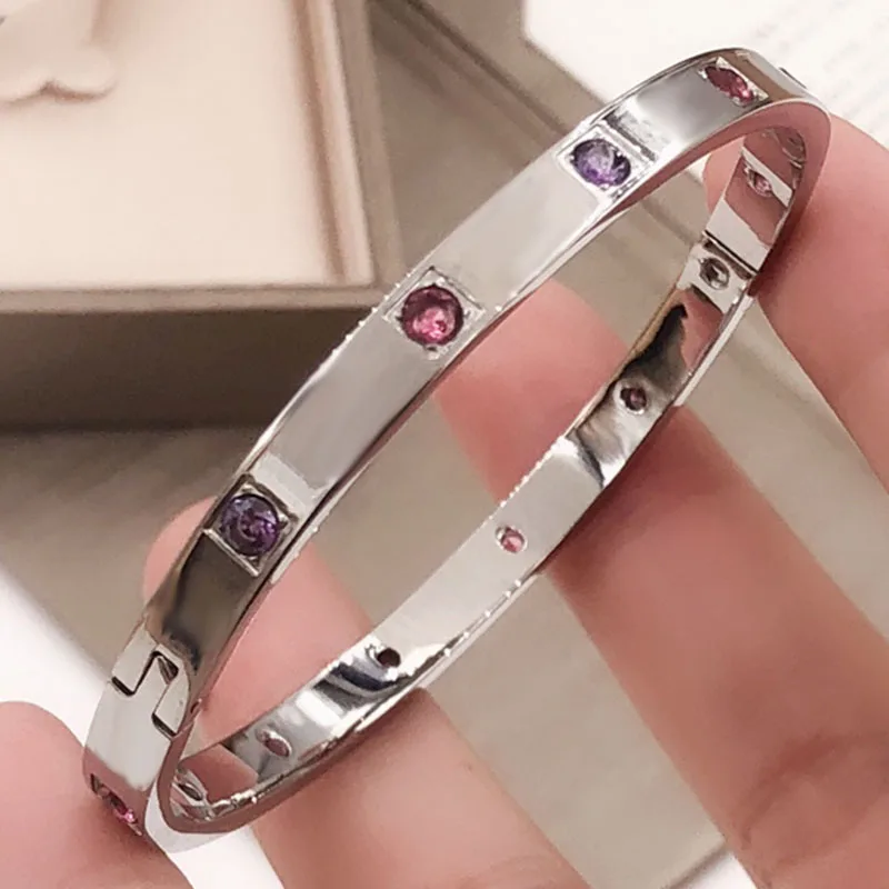 The New Sterling Silver Bracelet Fashion Zero Bracelet Men And Women Classic Color Zircon Bracelet Luxury Exquisite Jewelry
The New Sterling Silver Bracelet Fashion Zero Bracelet Men And Women Classic Color Zircon Bracelet Luxury Exquisite Jewelry