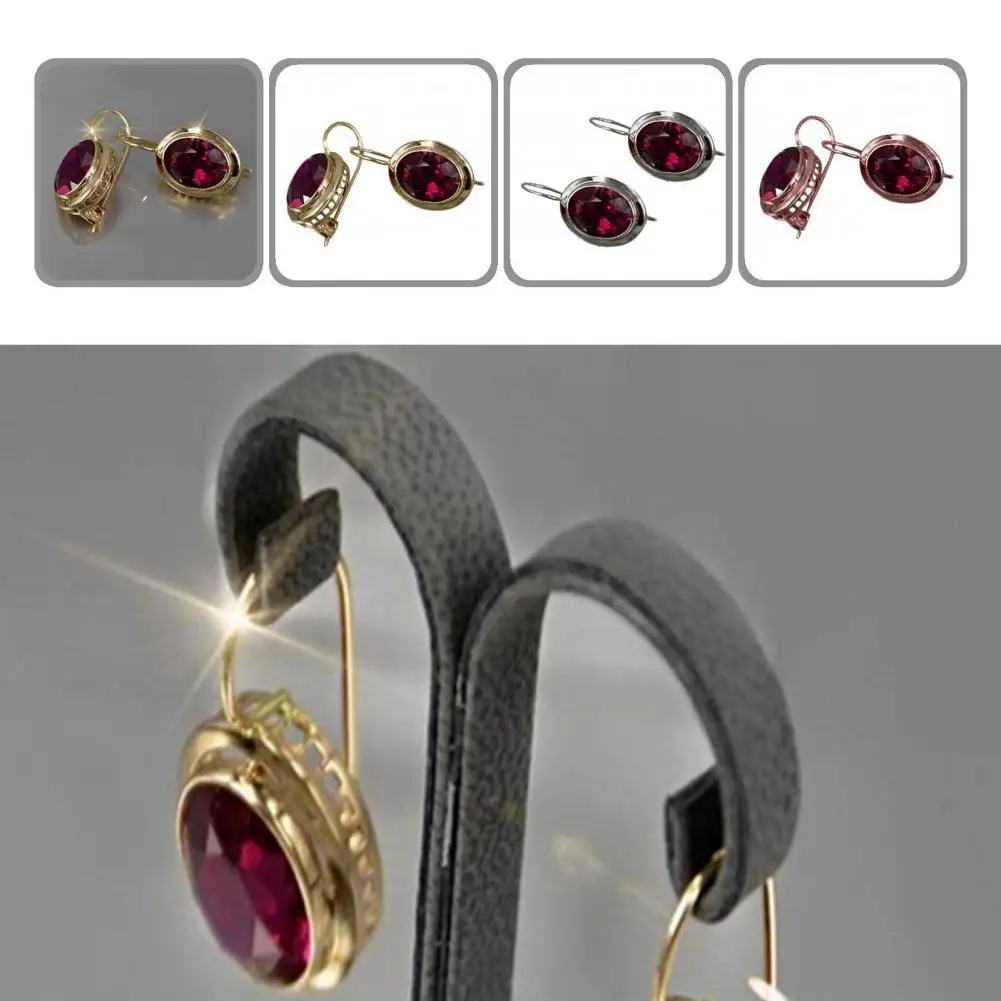 Skin-friendly 1 Pair Trendy Red Rhinestone Clip Earrings Gift Elegant Earrings Retro for Dating 
Skin-friendly 1 Pair Trendy Red Rhinestone Clip Earrings Gift Elegant Earrings Retro for Dating