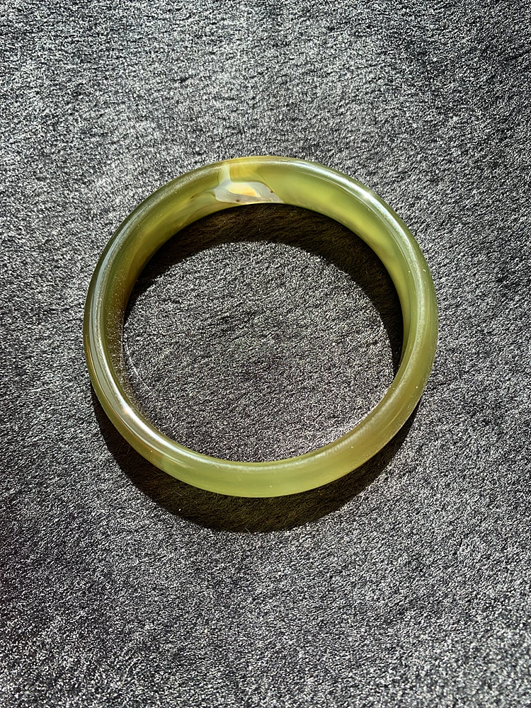 Natural raw stone plain color pattern water wave folded pattern bracelet jade bracelet agate gift female romantic date jade
Natural raw stone plain color pattern water wave folded pattern bracelet jade bracelet agate gift female romantic date jade