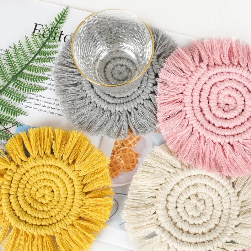 Absorbent Drink Flax Tassels Hand-woven Coasters for Table Protection Heat-resistant Set for Room Decoration Bars Parties
Absorbent Drink Flax Tassels Hand-woven Coasters for Table Protection Heat-resistant Set for Room Decoration Bars Parties