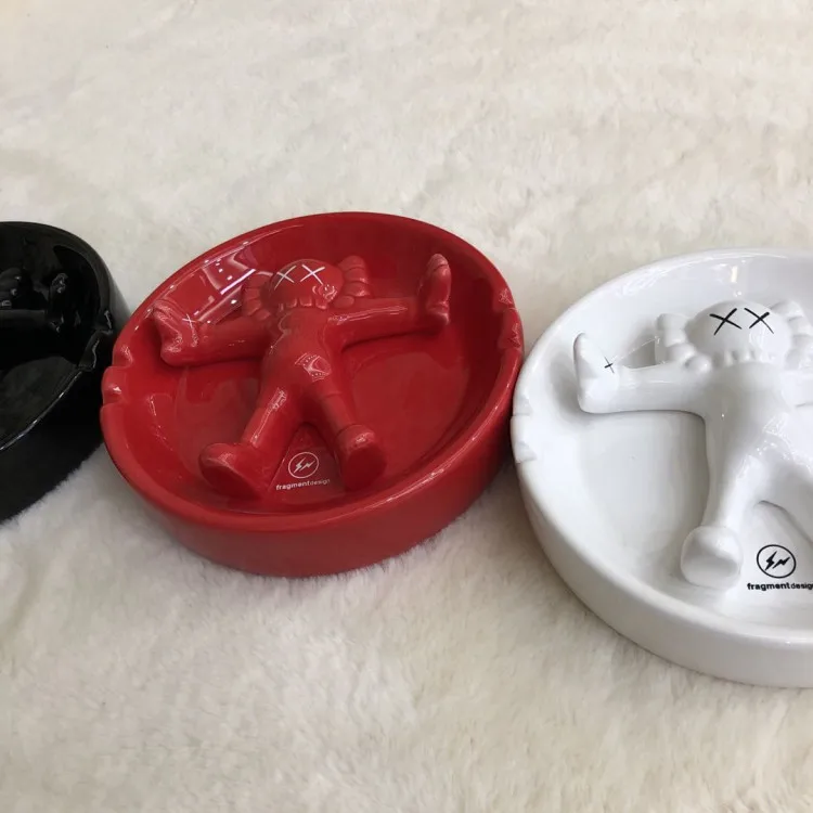 Hot Kaw selling new ceramic creative personality trend ashtray INS bloggers with the ashtray
Hot Kaw selling new ceramic creative personality trend ashtray INS bloggers with the ashtray