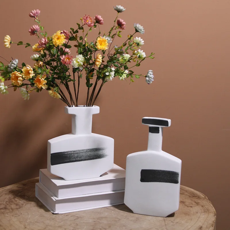 Modern Minimalist Art Ceramic Vase Decoration Home Decor Modern Luxury Large Vases Table Living Room Decoration Household Gifts
Modern Minimalist Art Ceramic Vase Decoration Home Decor Modern Luxury Large Vases Table Living Room Decoration Household Gifts
