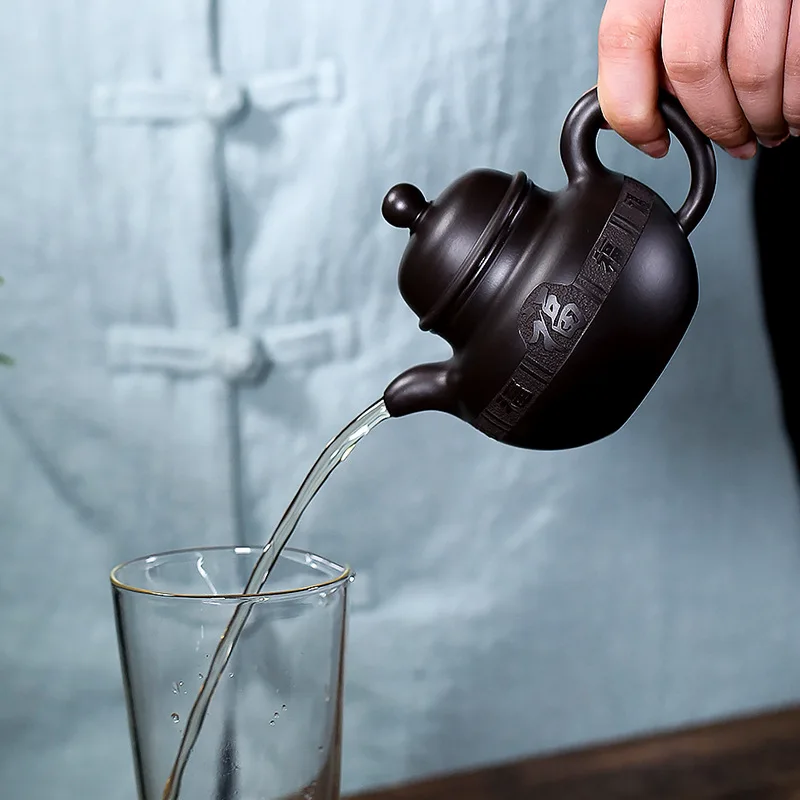 200ml Black Clay Pot Zisha Teapots Yixing Handmade Purple Clay Teapot Chinese Traditional Kung Fu Tea Set Teapot In Gift Box
200ml Black Clay Pot Zisha Teapots Yixing Handmade Purple Clay Teapot Chinese Traditional Kung Fu Tea Set Teapot In Gift Box