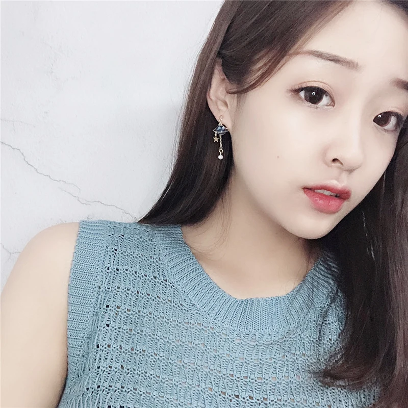 Earrings 2021 New Asymmetric Delicate Star Earrings Female Ear Jewelry Fashion Stud Earrings Lovely Romantic Planet Star
Earrings 2021 New Asymmetric Delicate Star Earrings Female Ear Jewelry Fashion Stud Earrings Lovely Romantic Planet Star