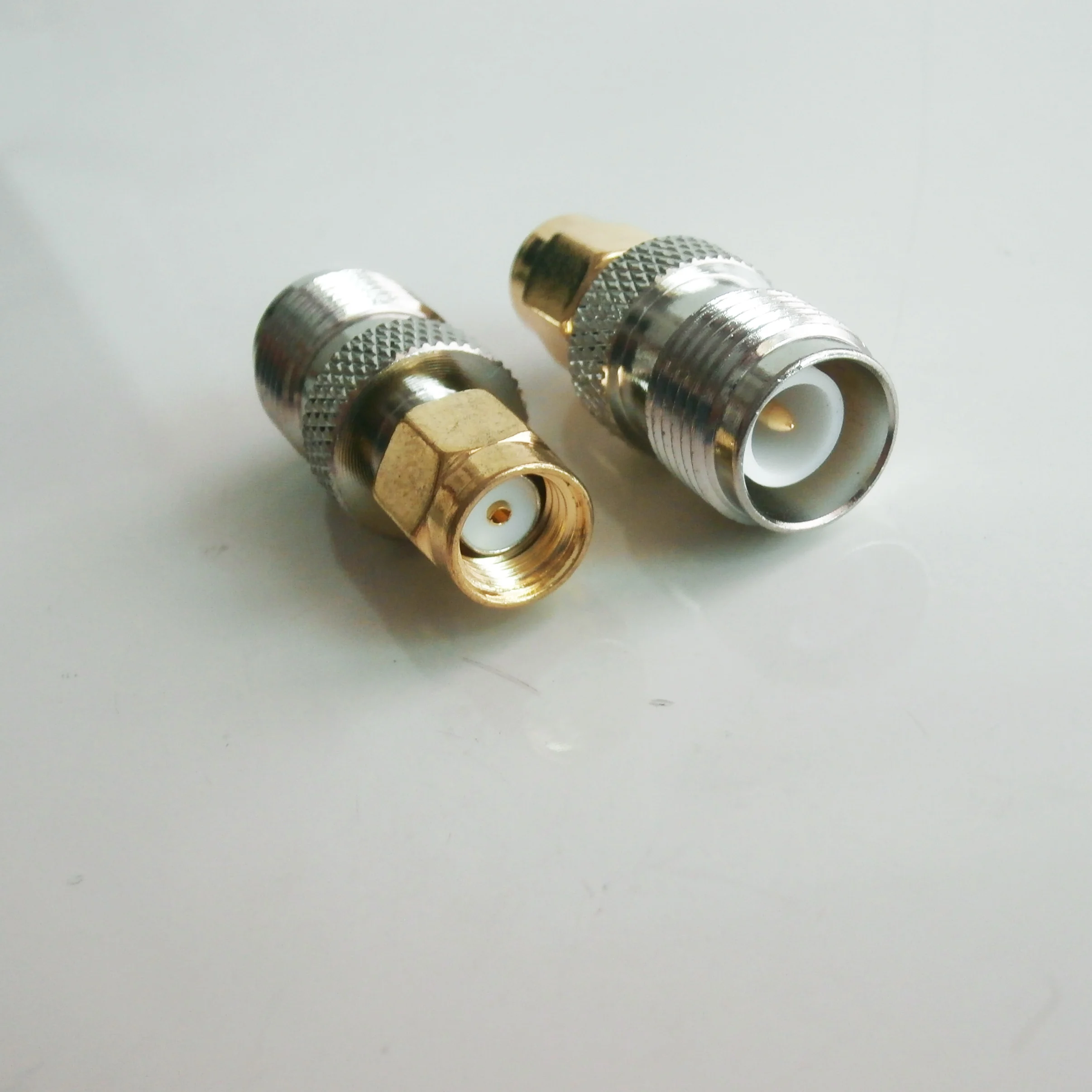 1pce RP-TNC Female plug to RP-SMA Male jack center RF coaxial adapter connector
1pce RP-TNC Female plug to RP-SMA Male jack center RF coaxial adapter connector