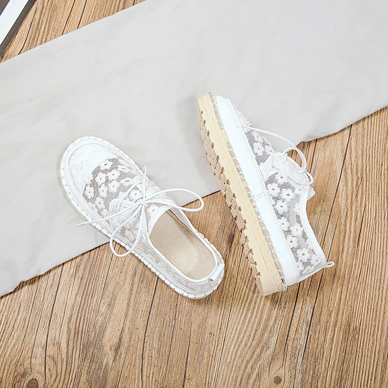 2020 Summer New Forest Art Casual White Shoes Lace Embroidery Lace Flat Female Shoes Tide 2 Colors Flats For Women Ladies Shoes 
2020 Summer New Forest Art Casual White Shoes Lace Embroidery Lace Flat Female Shoes Tide 2 Colors Flats For Women Ladies Shoes