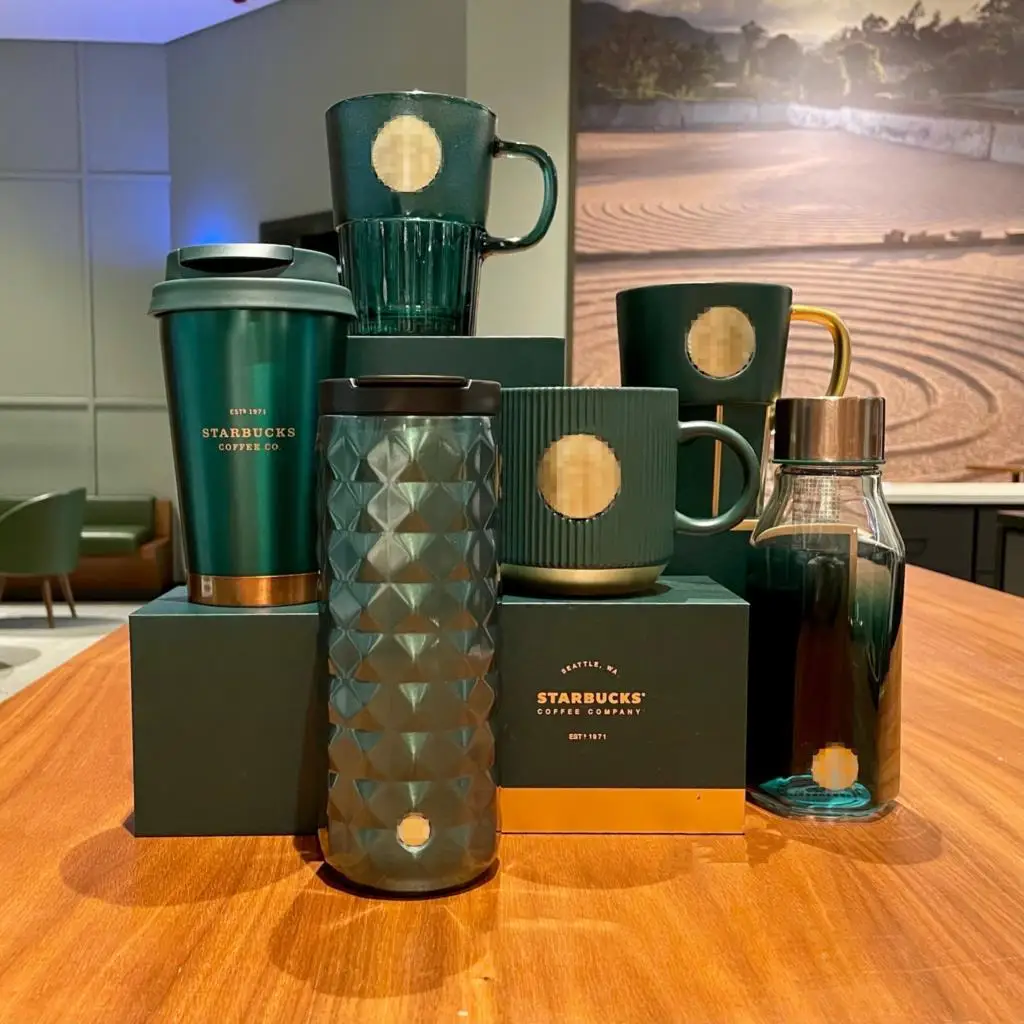 Dark Green Cup with Logo Dark Green Goddess Nameplate Striped Mug Glass Diamond Pattern Accompanying Thermos Mug
Dark Green Cup with Logo Dark Green Goddess Nameplate Striped Mug Glass Diamond Pattern Accompanying Thermos Mug