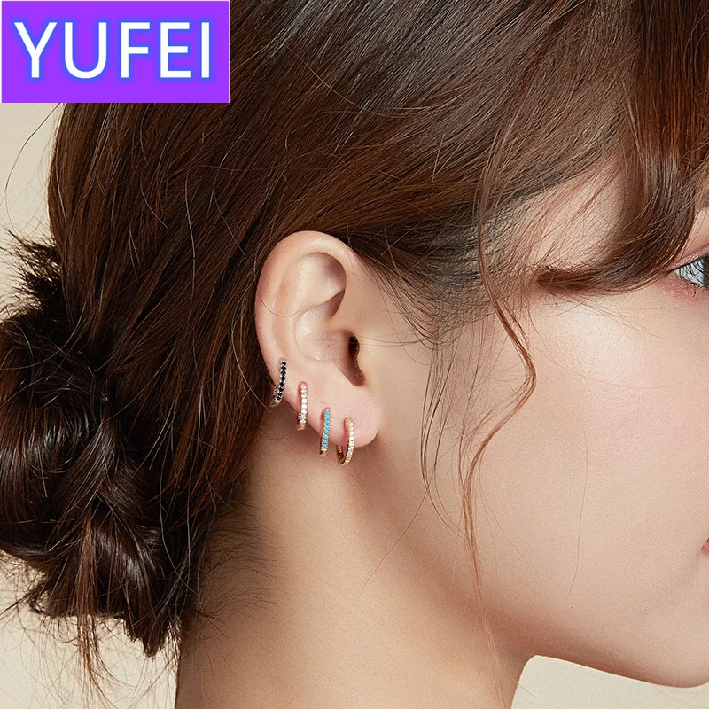 YUFEI 925 Silver Huggie Hoop Earrings for Women with Cubic Zirconia 10 Colors Gold Color Statement Jewelry SCE498
YUFEI 925 Silver Huggie Hoop Earrings for Women with Cubic Zirconia 10 Colors Gold Color Statement Jewelry SCE498
