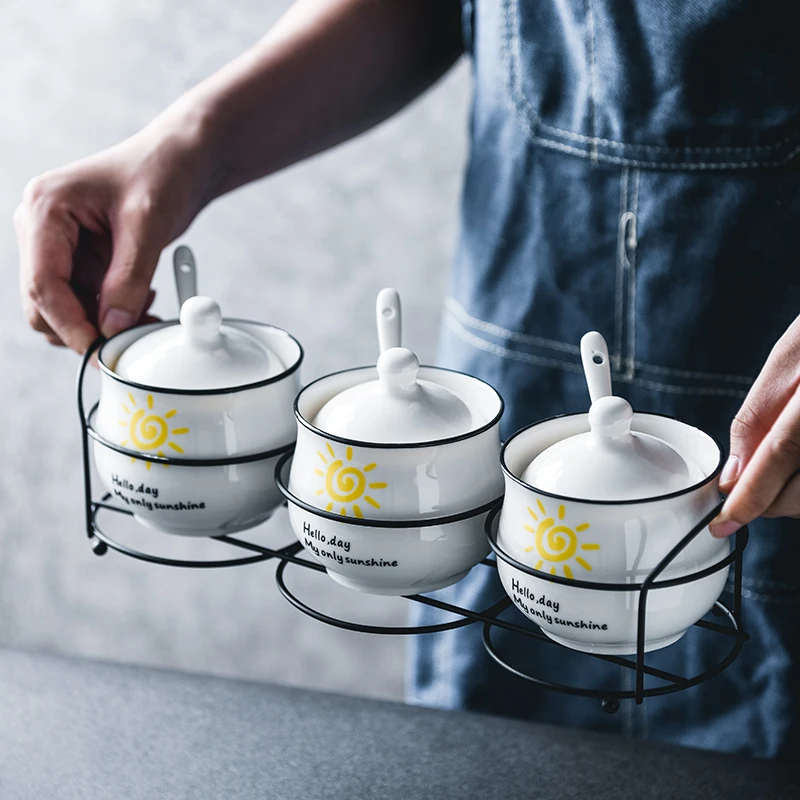 Nordic Spice Rack Shelf Salt and Sugar Sealed Pepper Ceramic Creative Seasoning Jar Container Especiero Kitchen Tools DG50TW
Nordic Spice Rack Shelf Salt and Sugar Sealed Pepper Ceramic Creative Seasoning Jar Container Especiero Kitchen Tools DG50TW