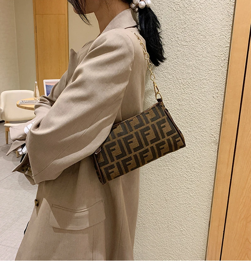 Women Luxury Handbag With Chain Strap High Quality Vintage Over Patterned Messenger Shoulder Bag
Women Luxury Handbag With Chain Strap High Quality Vintage Over Patterned Messenger Shoulder Bag