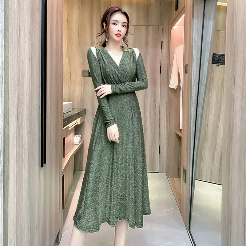Real shot 2021 new fashion hanging neck temperament stretch slim long-sleeved bright silk big swing dress
Real shot 2021 new fashion hanging neck temperament stretch slim long-sleeved bright silk big swing dress