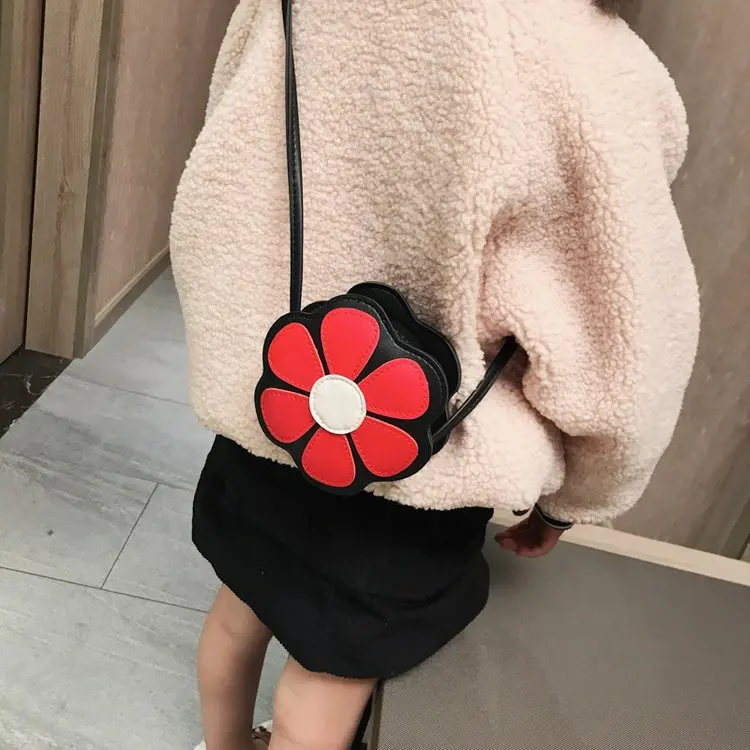 Children Round Sunflower Small Bag Leather Chest Bag Cute Kids Girls Zipper Purse Coin Crossbody messenger Bag
Children Round Sunflower Small Bag Leather Chest Bag Cute Kids Girls Zipper Purse Coin Crossbody messenger Bag
