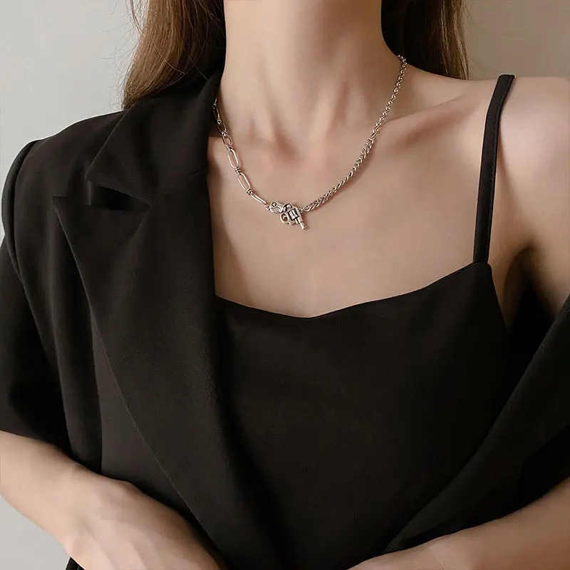 FMILY Minimalist 925 Sterling Silver Personality Pistol Necklace Retro Fashion Hip Hop Punk Clavicle Chain for Girlfriend Gift
FMILY Minimalist 925 Sterling Silver Personality Pistol Necklace Retro Fashion Hip Hop Punk Clavicle Chain for Girlfriend Gift