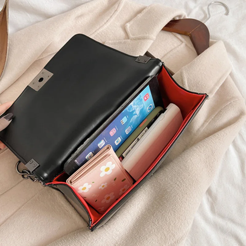 Crossbody Bag For Women 2021 PU Leather Luxury Lattice Handbags Designer Velour Ladies Chain Serpentine Shoulder Messenger Bag
Crossbody Bag For Women 2021 PU Leather Luxury Lattice Handbags Designer Velour Ladies Chain Serpentine Shoulder Messenger Bag