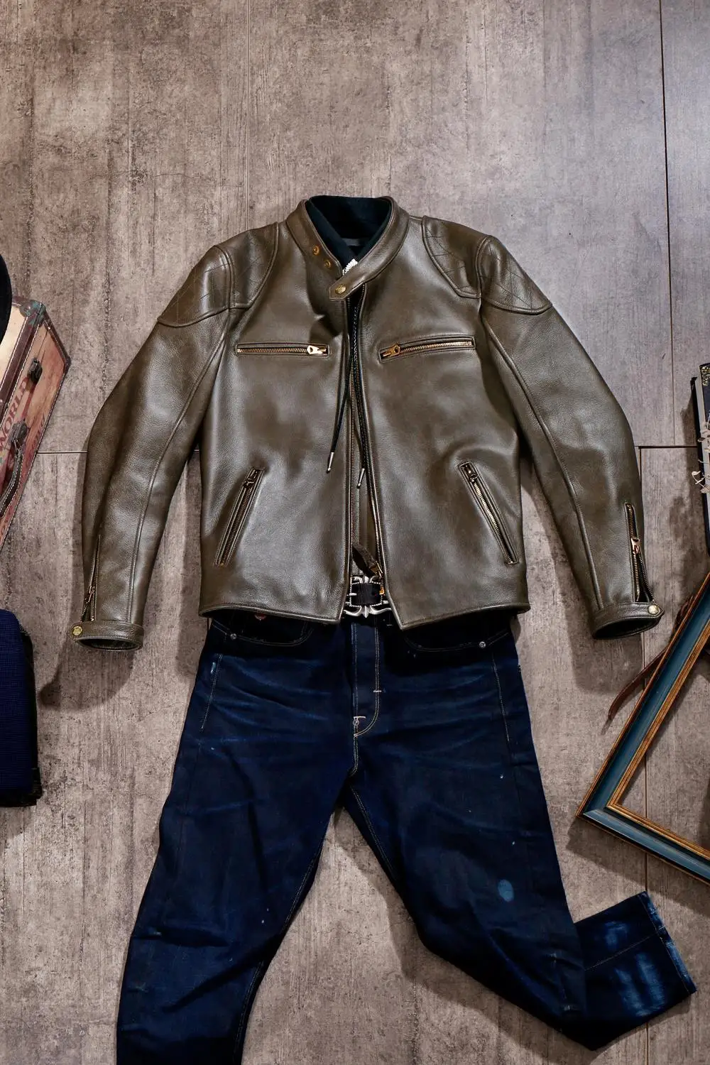 Thick soft waxy without coating through dyed leather collar series leather leather motorcycle jacket day
Thick soft waxy without coating through dyed leather collar series leather leather motorcycle jacket day
