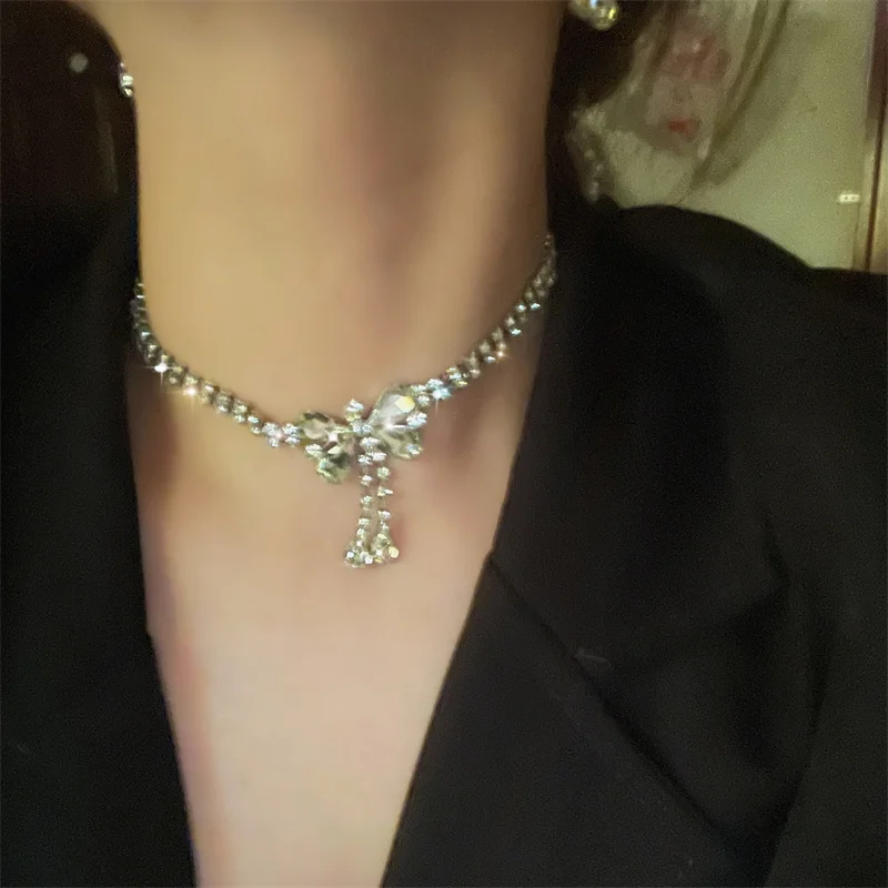 Summer New Fashion Bow-shaped Rhinestone Necklace Dinner Party Wedding Fashion Statement Jewelry Accessories
Summer New Fashion Bow-shaped Rhinestone Necklace Dinner Party Wedding Fashion Statement Jewelry Accessories