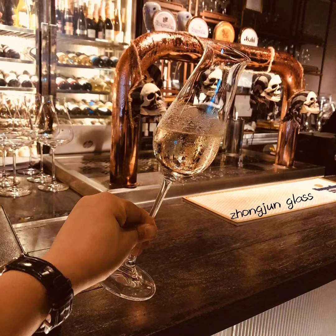 Kitchen,Dining & Bar
Kitchen,Dining & Bar