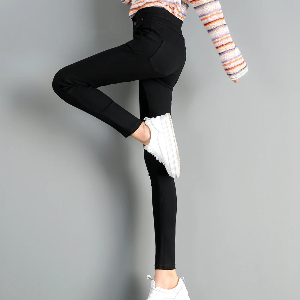 Осенне-зимние черные леггинсы для женщин большого размера корейский эластичные брюки новые узкие брюки с высокой талией
Осенне-зимние черные леггинсы для женщин большого размера корейский эластичные брюки новые узкие брюки с высокой талией