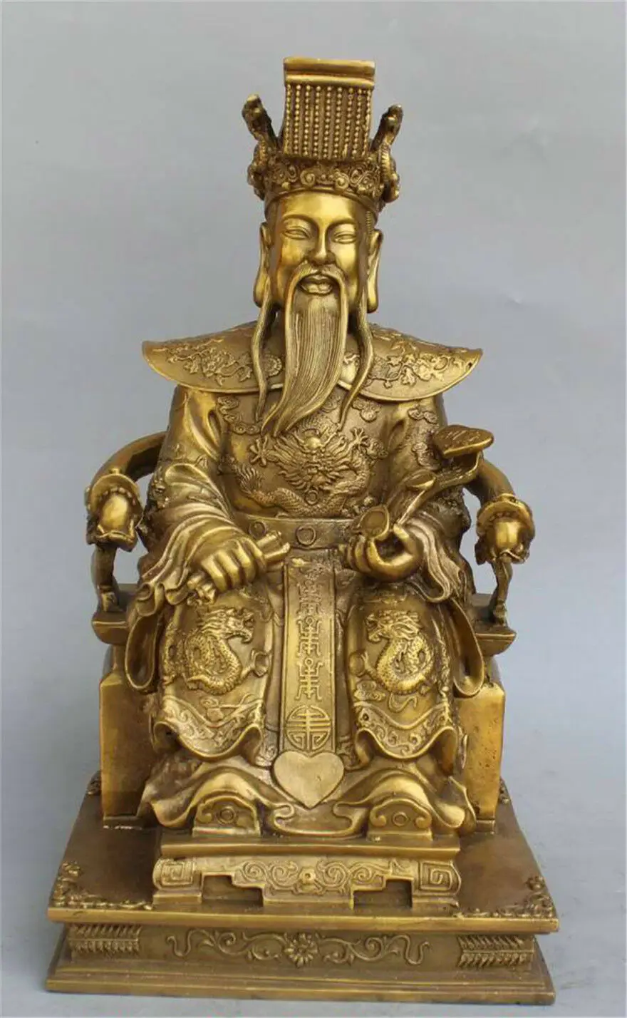 17" Chinese Taoism Bronze Deity Heaven Jade Emperor On Dragon Chair Ruyi Statue
17" Chinese Taoism Bronze Deity Heaven Jade Emperor On Dragon Chair Ruyi Statue