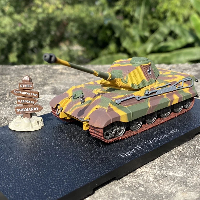 1/72 simulation Tiger Tank King Tiger tank model German ww2 military model ornaments
1/72 simulation Tiger Tank King Tiger tank model German ww2 military model ornaments