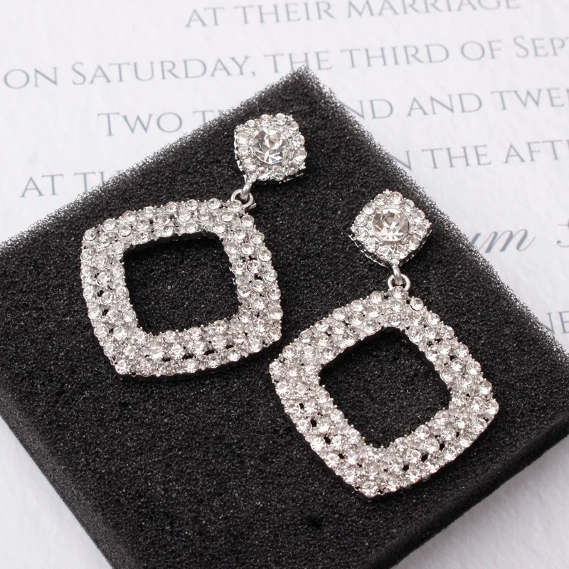 2021Fashion Statement Earrings Big Metal Geometric Pendant Earrings For Women Hanging Dangle Earrings Drop Earing Bohemian
2021Fashion Statement Earrings Big Metal Geometric Pendant Earrings For Women Hanging Dangle Earrings Drop Earing Bohemian