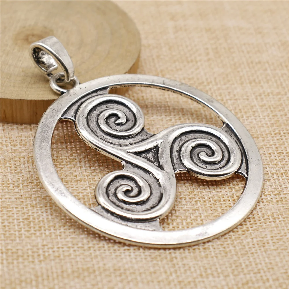 free shipping 2pcs 85x67mm antique silver Triple spiral charms diy retro jewelry fit Earring keychain hair card pendant
free shipping 2pcs 85x67mm antique silver Triple spiral charms diy retro jewelry fit Earring keychain hair card pendant
