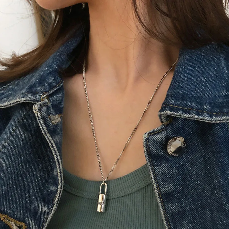 SNCSDK 2020 trend creative Round bead lock Pendant Women's necklace temperament fashion simple clavicle chain accessories 
SNCSDK 2020 trend creative Round bead lock Pendant Women's necklace temperament fashion simple clavicle chain accessories