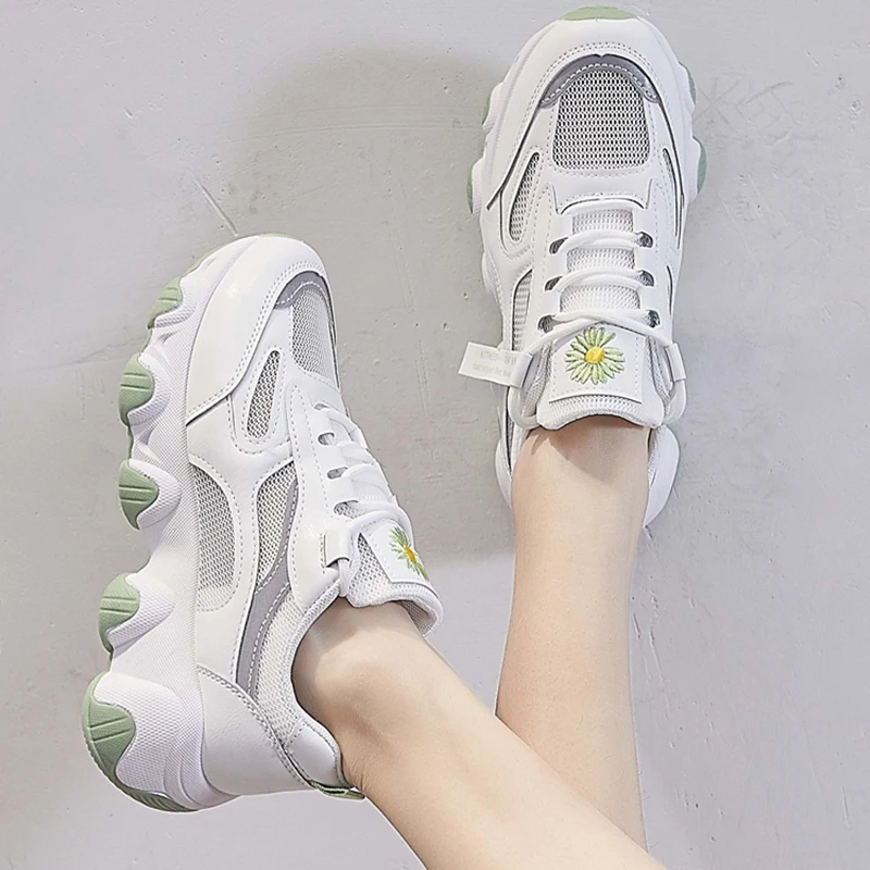 Fashion Women's Sneakers 2021 Summer White Chunky Sneakers Women Sports Shoes Designer Tennis Vulcanized basket zapatillas mujer
Fashion Women's Sneakers 2021 Summer White Chunky Sneakers Women Sports Shoes Designer Tennis Vulcanized basket zapatillas mujer