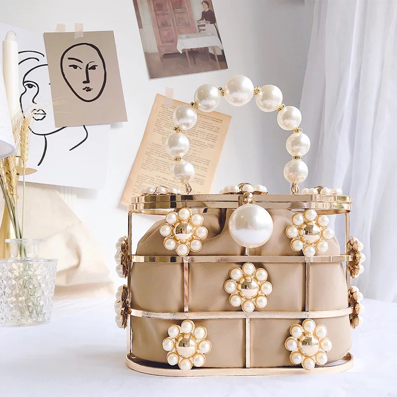Hollow Out Clutch Bag Handmade Women Handbag Metal Cage Girls Top-Handle Bags Purse Fashion Party Pearls Beaded Evening Tote Bag
Hollow Out Clutch Bag Handmade Women Handbag Metal Cage Girls Top-Handle Bags Purse Fashion Party Pearls Beaded Evening Tote Bag
