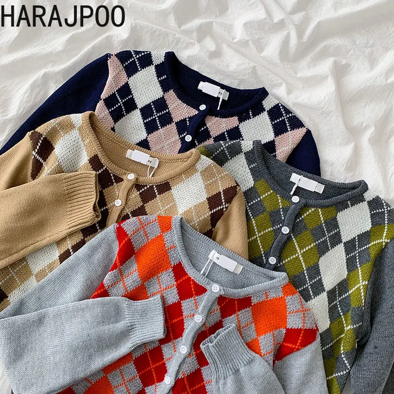 Женский трикотажный кардиган HARAJPOO, универсальный однобортный клетчатый кардиган с круглым вырезом и длинными рукавами в корейском ретро-с...
Женский трикотажный кардиган HARAJPOO, универсальный однобортный клетчатый кардиган с круглым вырезом и длинными рукавами в корейском ретро-с...