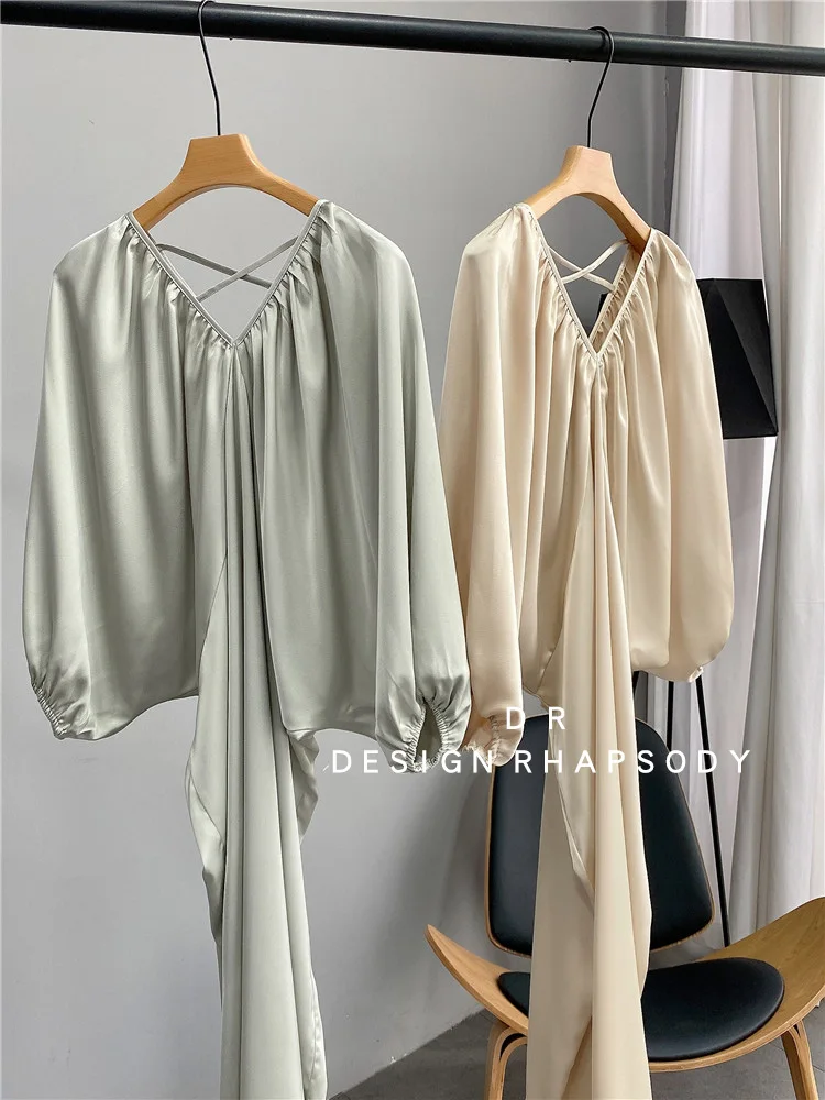 2021 Summer Ladies High-End V-neck New Mild Luxury Maxi Dress Women Fashion Solid Retro Satin Elegant Mid-calf Pullover Dress 
2021 Summer Ladies High-End V-neck New Mild Luxury Maxi Dress Women Fashion Solid Retro Satin Elegant Mid-calf Pullover Dress