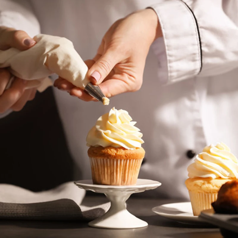 SKTN 64 Pcs cake decorating mouth set Pastry Bag Stainless Steel Icing Piping Nozzle Pastry Tips Set DIY Cake Decorating Tools
SKTN 64 Pcs cake decorating mouth set Pastry Bag Stainless Steel Icing Piping Nozzle Pastry Tips Set DIY Cake Decorating Tools