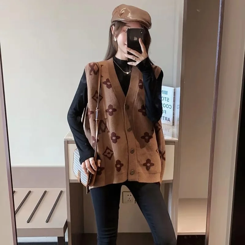 Letter Print Jackets Cardigan Vests Spring Autumn Korean Fashion Sleeveless Coat Single Breasted Chaleco Jaquetas
Letter Print Jackets Cardigan Vests Spring Autumn Korean Fashion Sleeveless Coat Single Breasted Chaleco Jaquetas