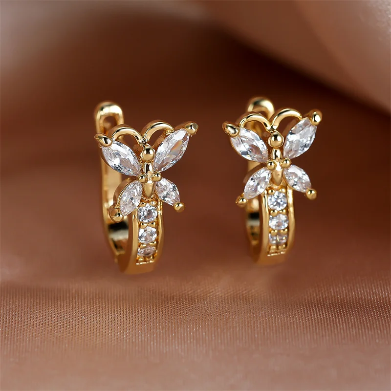 Eparbers Unique 14K Gold Plated White Cubic Zirconia Butterfly Design Clip Hoop Earrings for Women Bridal Wedding Jewelry Gift
Eparbers Unique 14K Gold Plated White Cubic Zirconia Butterfly Design Clip Hoop Earrings for Women Bridal Wedding Jewelry Gift