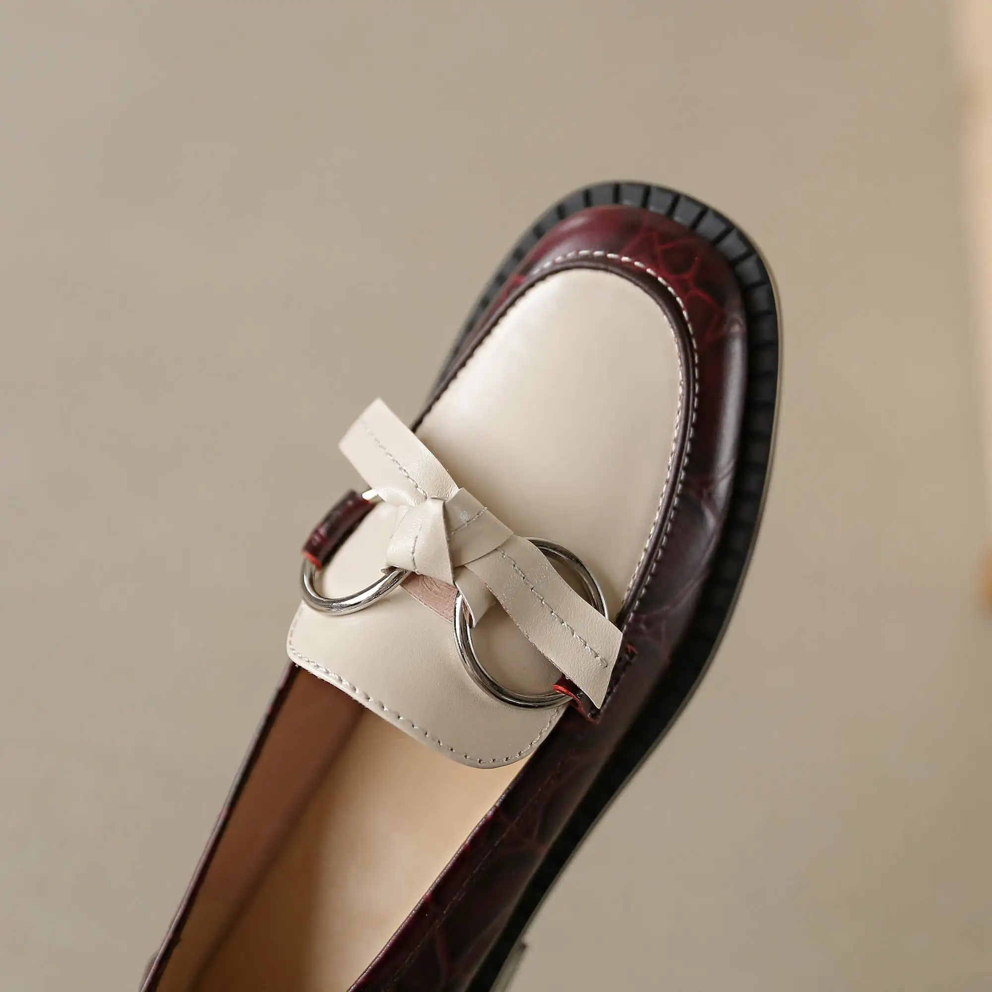 lenkisen genuine leather round toe med heel mixed colors metal British school preppy style daliy wear slip on women pumps L31
lenkisen genuine leather round toe med heel mixed colors metal British school preppy style daliy wear slip on women pumps L31