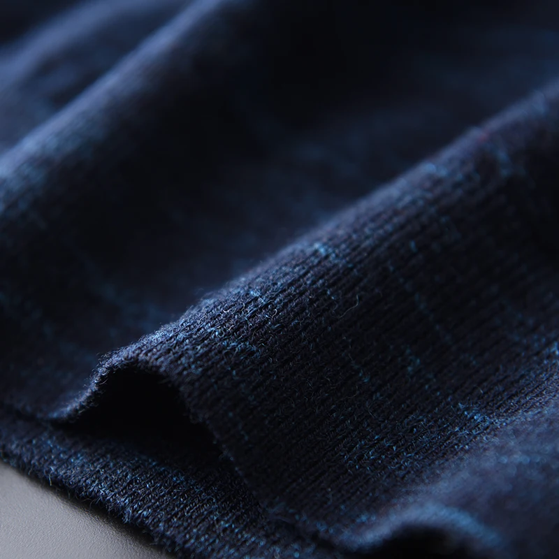 luxury Men's 100% wool, high collar silk knitted sweater, with autumn and winter flowers, thin sweater
luxury Men's 100% wool, high collar silk knitted sweater, with autumn and winter flowers, thin sweater