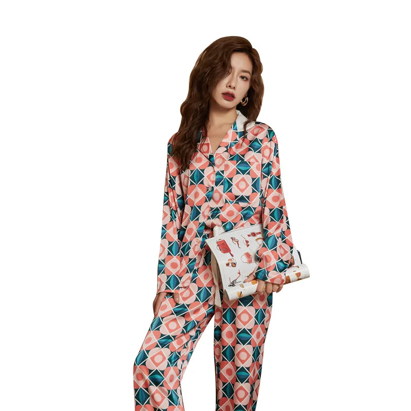 Silk Pajamas Long-sleeved Trousers Plaid Pajamas Set Sexy Pajamas Sleep Tops Autumn Clothes Women Sleepwear
Silk Pajamas Long-sleeved Trousers Plaid Pajamas Set Sexy Pajamas Sleep Tops Autumn Clothes Women Sleepwear