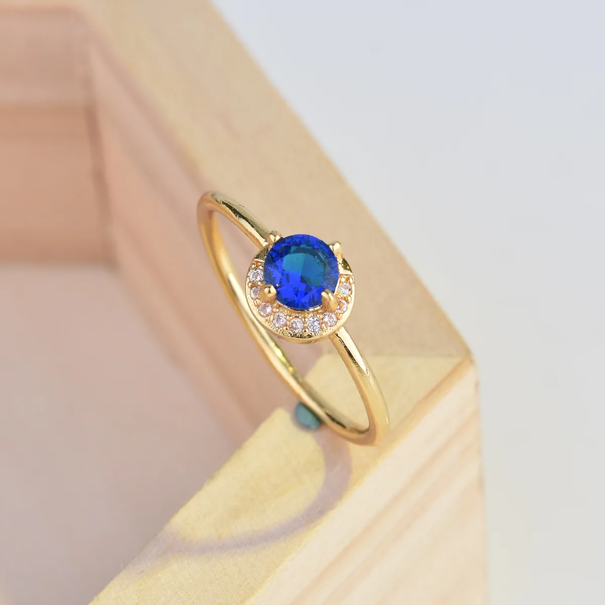 Classic Gold Plated Round Cut Blue Gems Crystal Women's Ring Engagement Ring Wedding Band Bridal Fine Jewelry Fashion Ring
Classic Gold Plated Round Cut Blue Gems Crystal Women's Ring Engagement Ring Wedding Band Bridal Fine Jewelry Fashion Ring