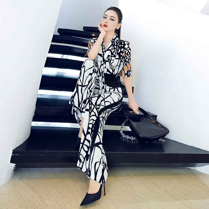Summer fashion European and American printing medium sleeve waist one-piece pants 2021 new style street blowing one-piece short
Summer fashion European and American printing medium sleeve waist one-piece pants 2021 new style street blowing one-piece short