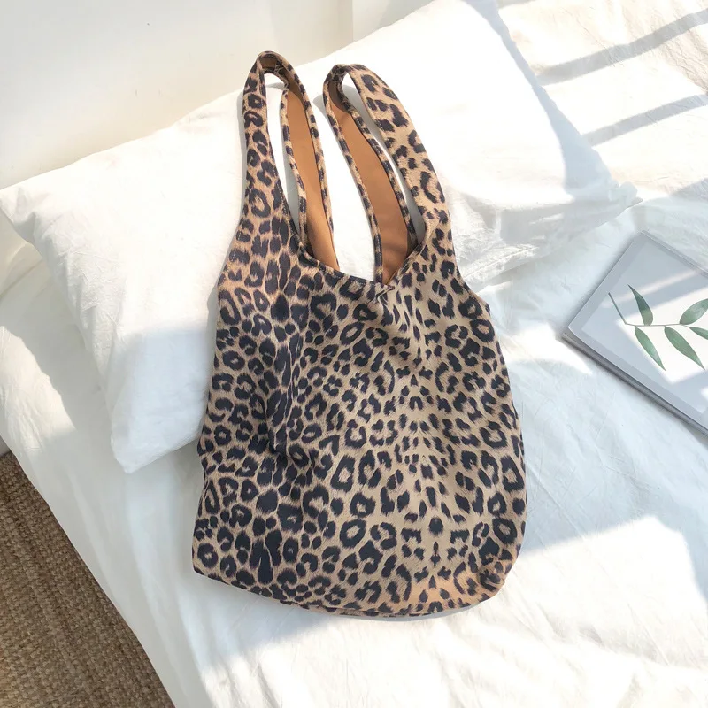 New Style Casual Fashion Women's Bag Style Leopard Canvas One-shoulder Handbag Large-capacity Travel Handbag
New Style Casual Fashion Women's Bag Style Leopard Canvas One-shoulder Handbag Large-capacity Travel Handbag