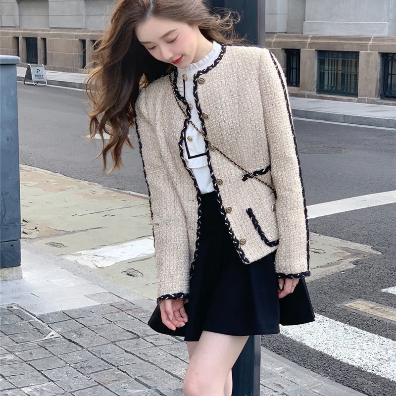 Women Jacket Korean Style Winter Warm Short Retro Bomber Jaceket Coat Female O-neck Casual Patchwork Vintge Wool Coat 2021 New
Women Jacket Korean Style Winter Warm Short Retro Bomber Jaceket Coat Female O-neck Casual Patchwork Vintge Wool Coat 2021 New