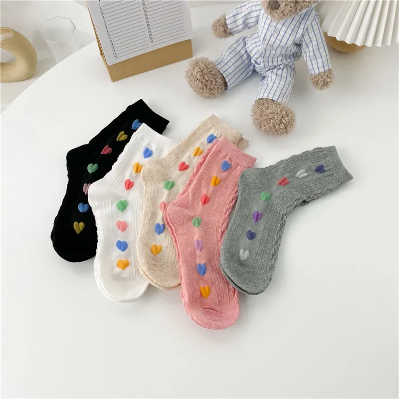 

Trendy Ladies Mid-Tube The Latest Fashion Sweet Cute Korean Style Woman Socks Pack Heart Cotton Sock Set 5 Pairs Lot Kawaii Sox