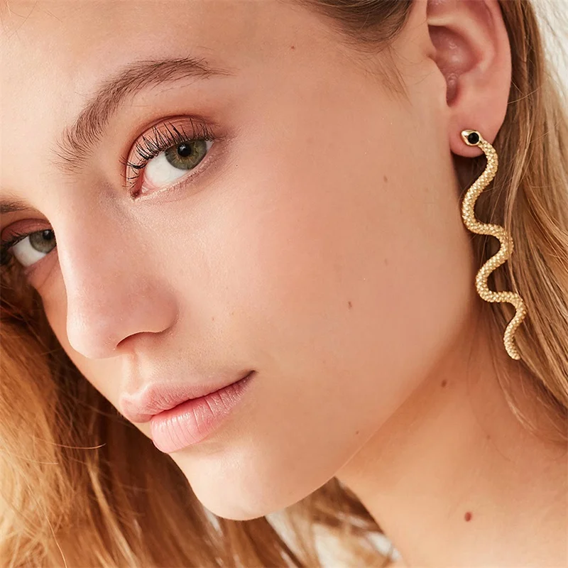 Trendy Fashion Metal Punk Snake Stud Earrings Woman Girls 2020 New Vintage Creative Gold Color Snake Earring Party Jewelry Gift
Trendy Fashion Metal Punk Snake Stud Earrings Woman Girls 2020 New Vintage Creative Gold Color Snake Earring Party Jewelry Gift