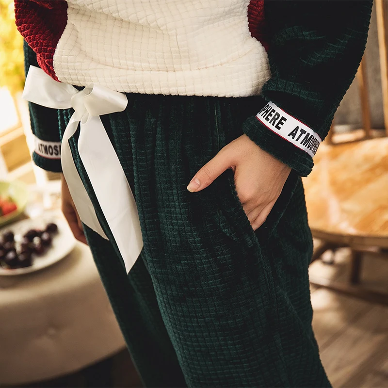 2021 Spring 100% Velvet Pajamas Sets for Women Atoff Home Soft Silk Plush Sleepwear Fashion Satin Flannel Kawaii Nightwear
2021 Spring 100% Velvet Pajamas Sets for Women Atoff Home Soft Silk Plush Sleepwear Fashion Satin Flannel Kawaii Nightwear