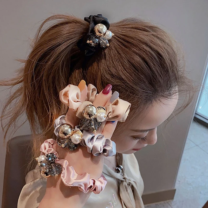 Ladies Large Intestine Hair Rope Ins Paint Rhinestone Circle Elastic Hair Band French Retro Silk Hair Ring Women Girls Headdress
Ladies Large Intestine Hair Rope Ins Paint Rhinestone Circle Elastic Hair Band French Retro Silk Hair Ring Women Girls Headdress