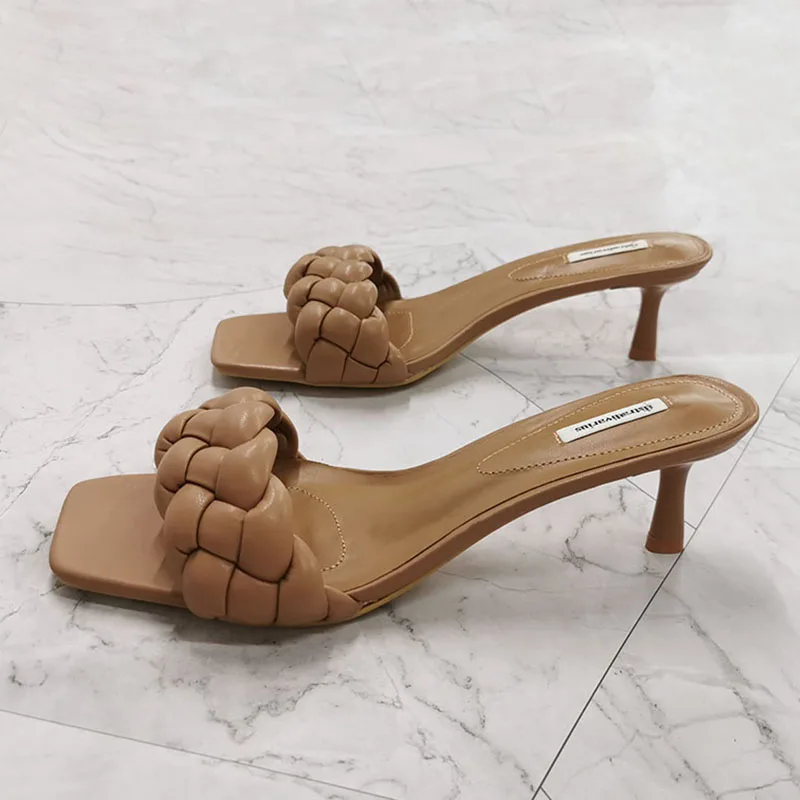 Босоножки женские летние, с квадратным носком, 5 см, на тонком каблуке
Босоножки женские летние, с квадратным носком, 5 см, на тонком каблуке